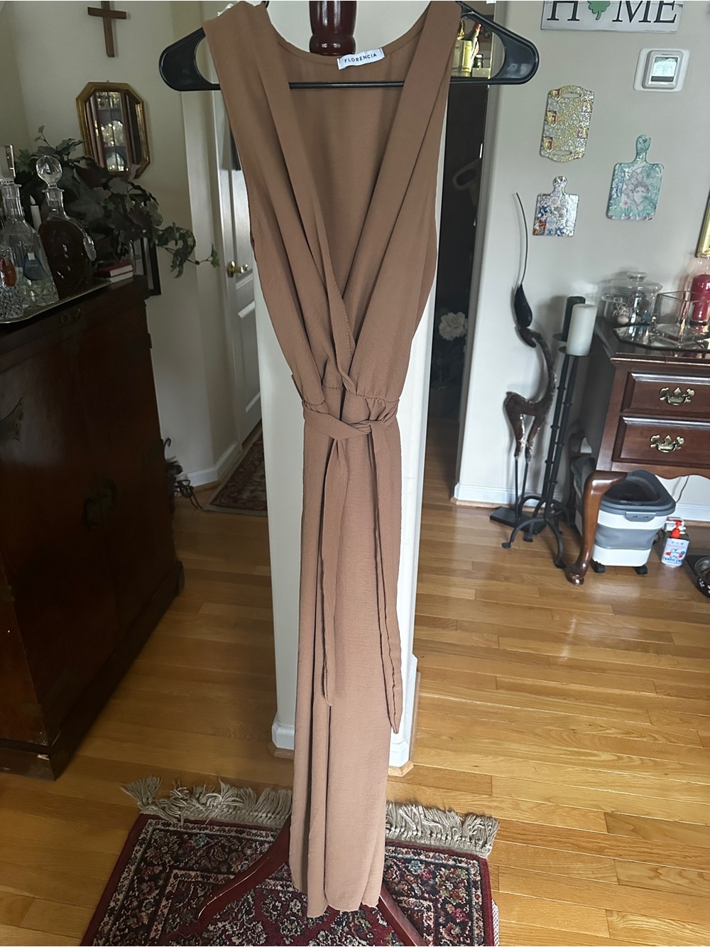 Sleeveless V-Neck Tie-Waist Jumpsuit in Camel Brown